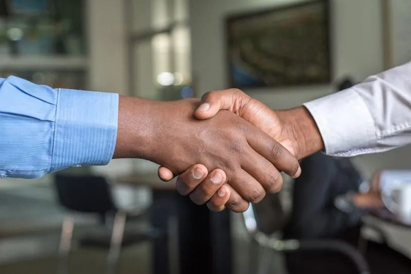 Por que Todo Negócio Precisa de um Contrato Social e Acordo de Sócios Claro